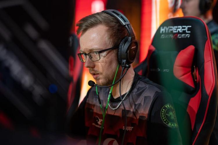 chrisJ lämnar MOUZ