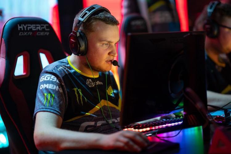 flamie är nära att flytta till 1WIN