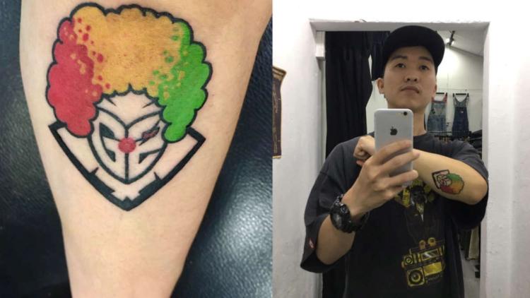 Ett riktigt fan - en spelare fick en tatuering av clownversionen av G2-logotypen Esports