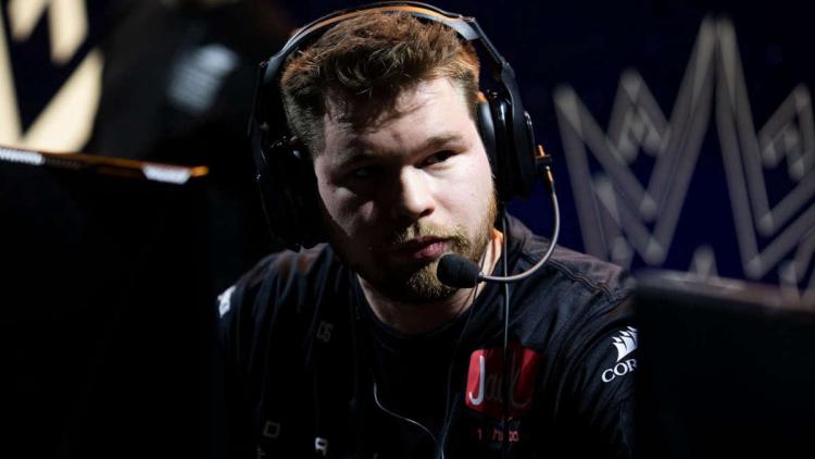 Crimsix meddelade att han går i pension vid CDL