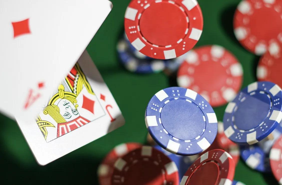 Varför social blackjack slår annorlunda