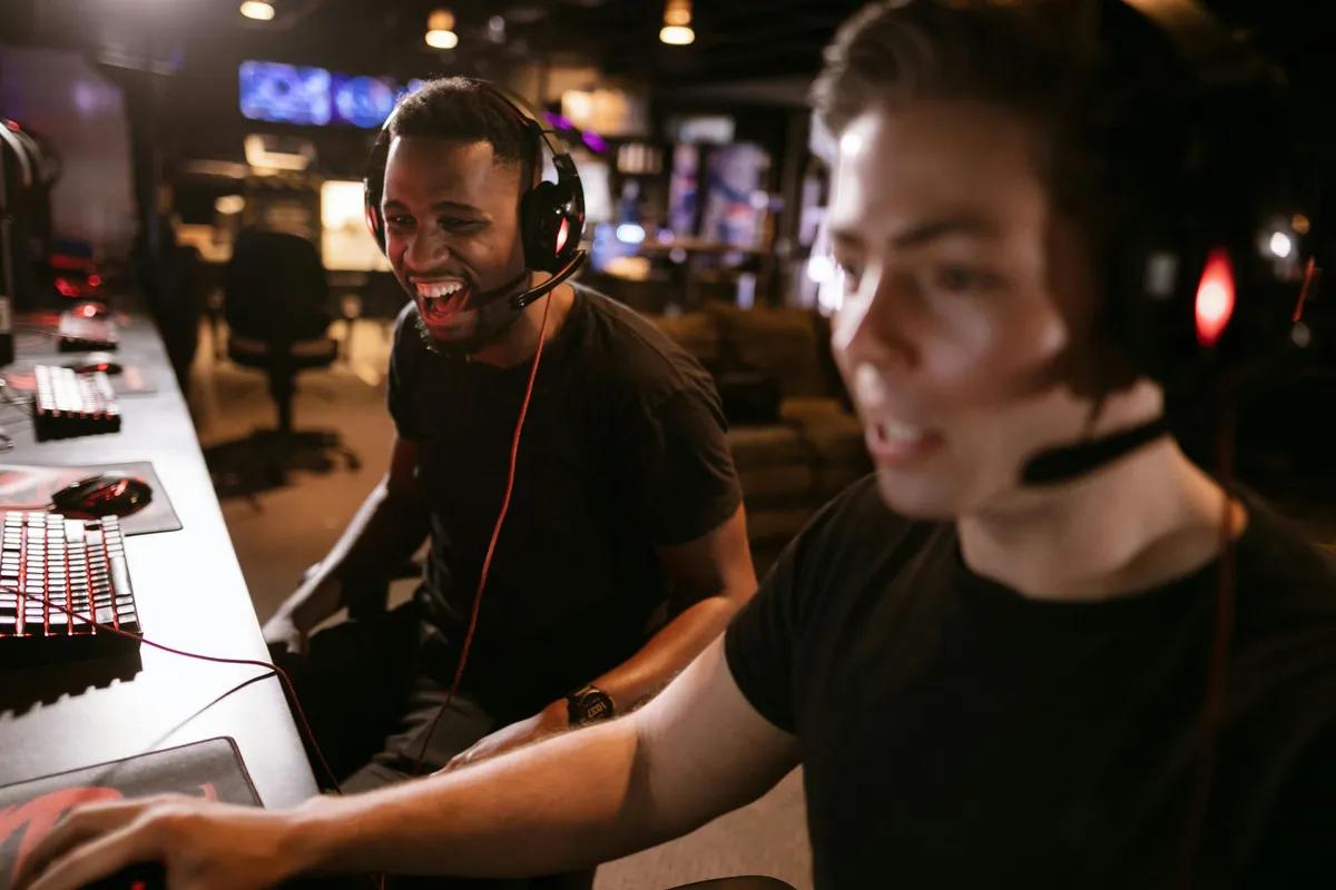 Spelautomater på nästa nivå: Hur trender inom e-sport förändrar spelautomaterna