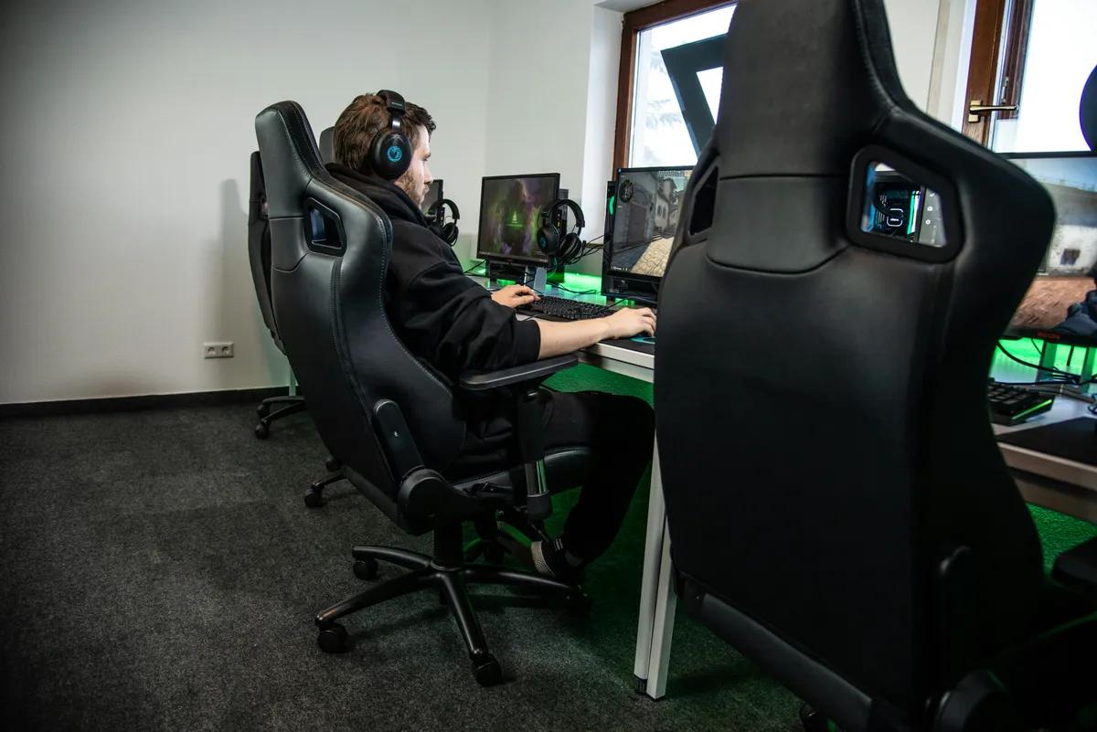 Hur lång tid kommer det att ta innan stora esporttitlar har märkta spelautomater?