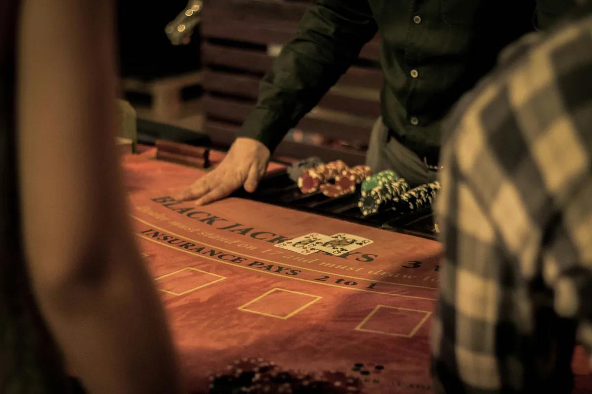 En Bettors djupdykning: Förstå oddsen i kanadensisk online blackjack