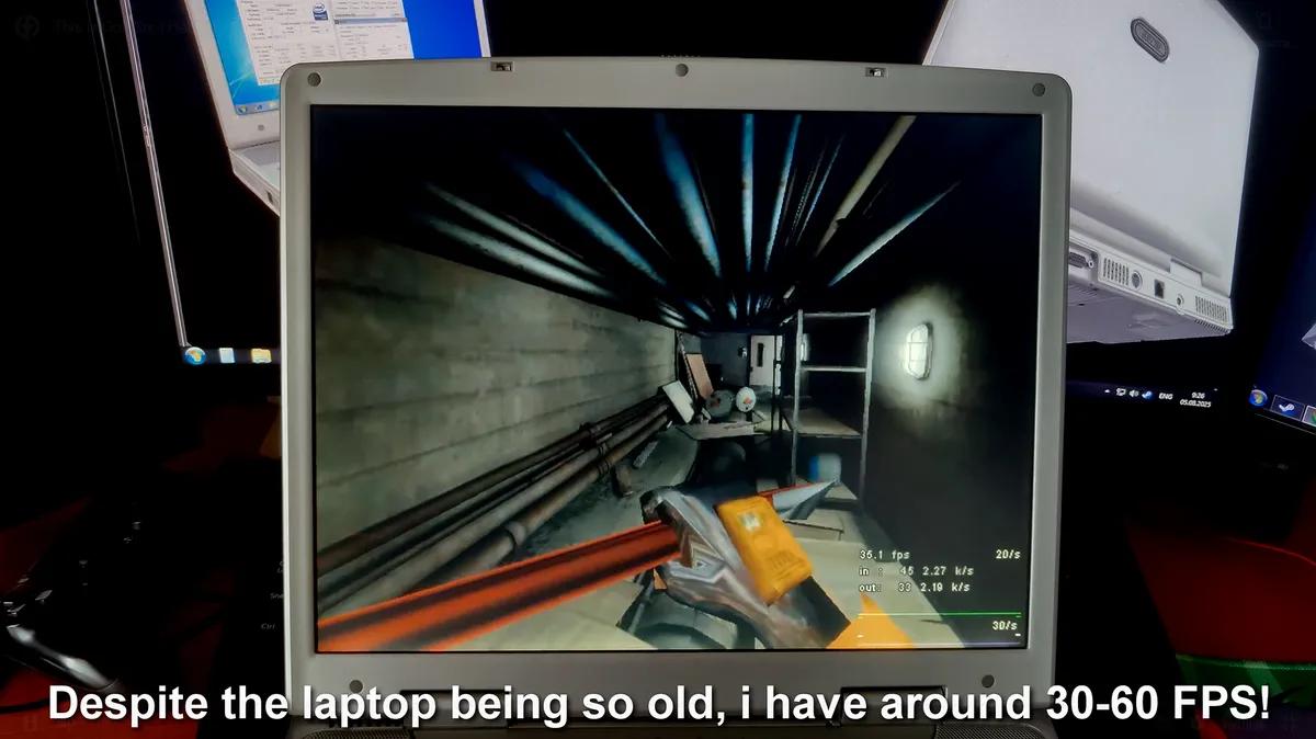 Half-Life Modder får Half-Life 2 Map att fungera i GoldSrc och kör den på en bärbar dator från 2002