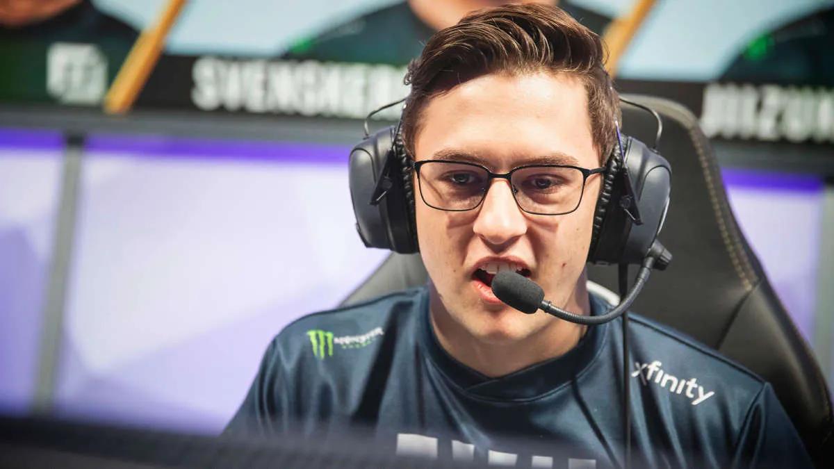 Svenskeren vänster Evil Geniuses