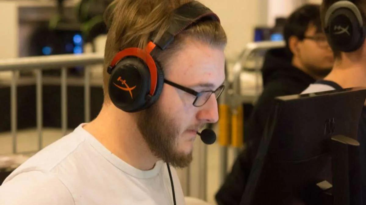 smooya blev en fri agent