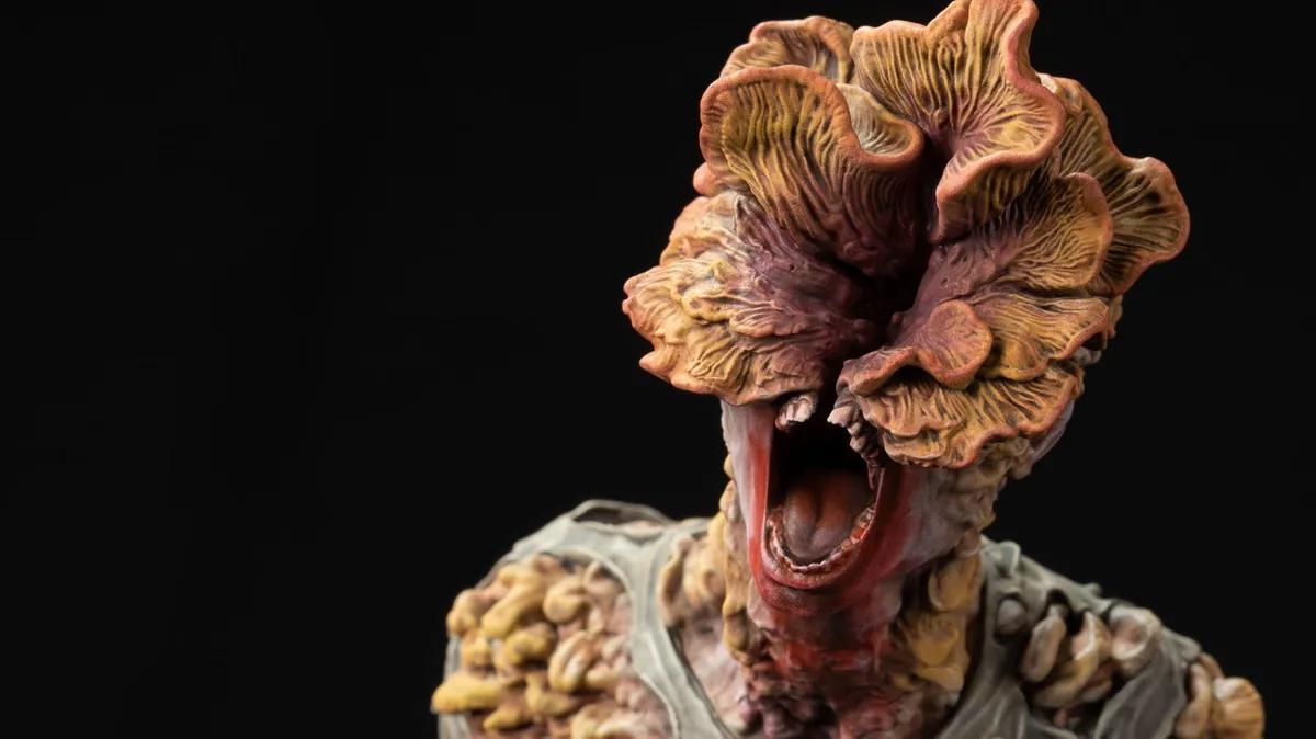 A Remarkable Tribute: Fan Spends Over 30 Hours Crafting Terrifyingly Realistic Last of Us Clicker Diorama