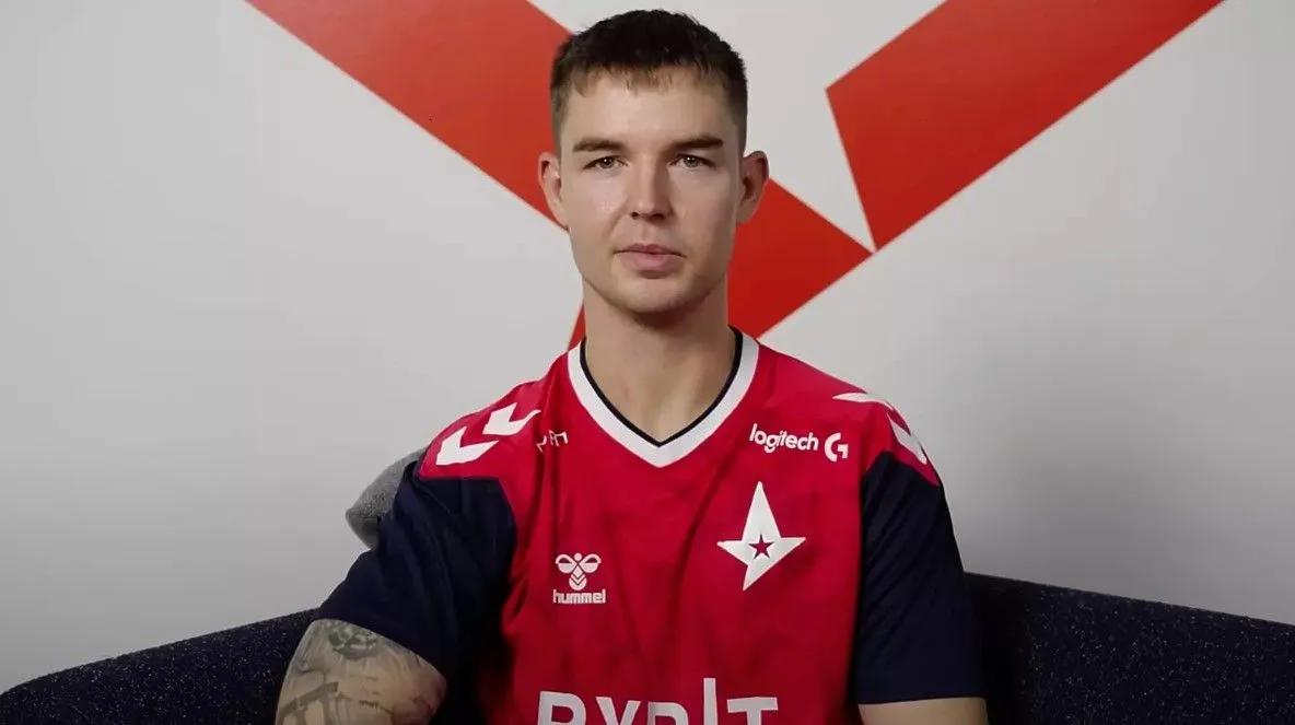 Dev1ce shared the reasons behind his departure from CS and his return to the game