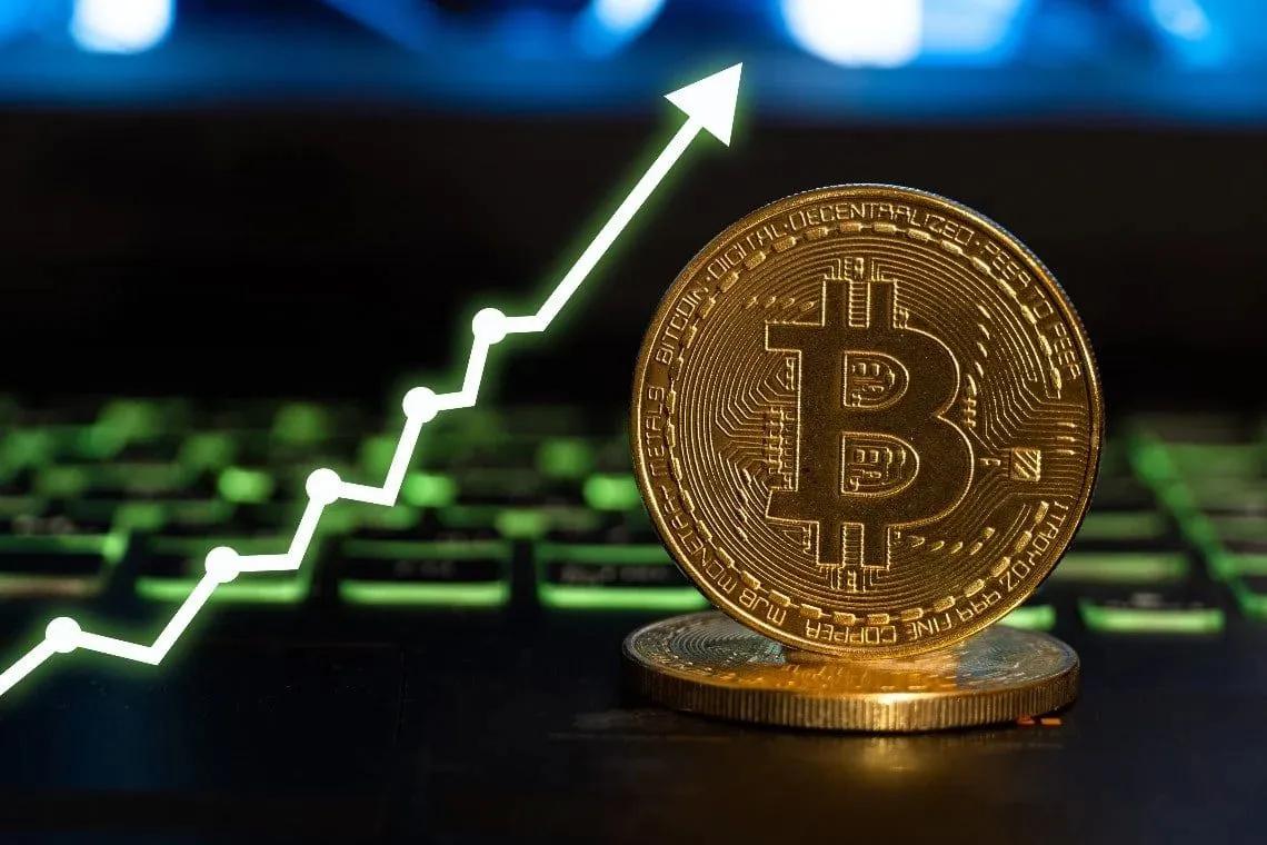 Bitcoin fortsätter säker tillväxt: Priset når $ 93,500 XNUMX bland korta likvidationer och marknadsfaktorer