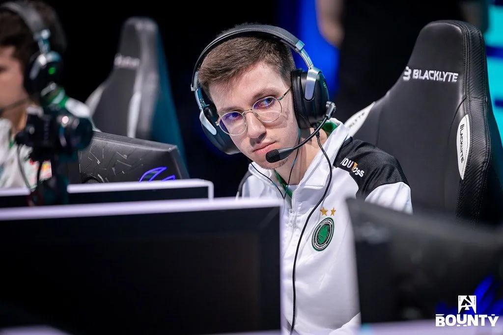 Förändringar på Team Falcons: karrigan ersätter kyxsan