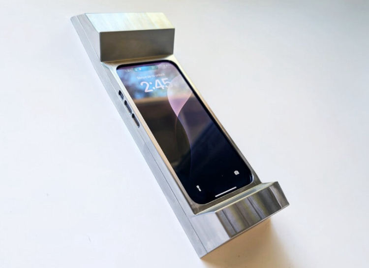 Matter Neuroscience Introduces a 6-Pound Phone Case Designed to Curb Screen Addiction 1